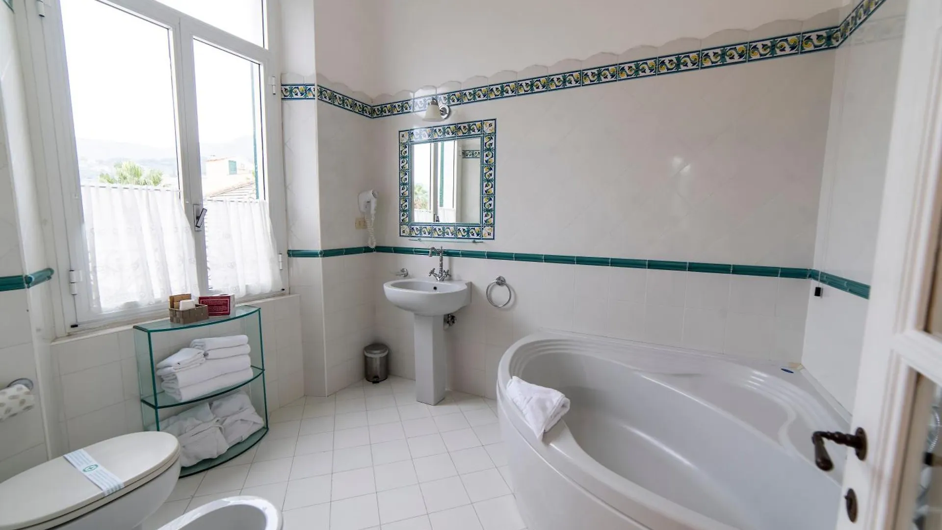 Hotel Miramare Spotorno 3*,